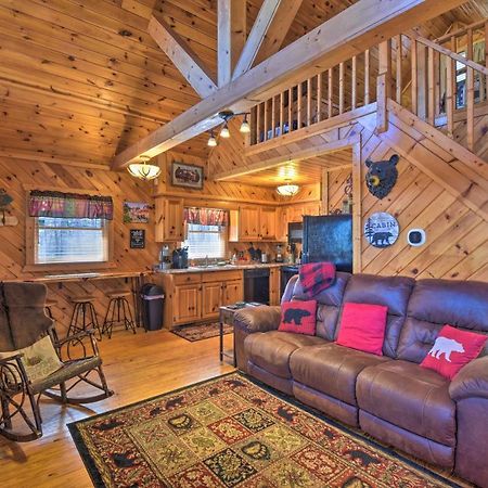 Helen Cabin With Deck And Hot Tub Less Than Half Mi To Main St Esterno foto