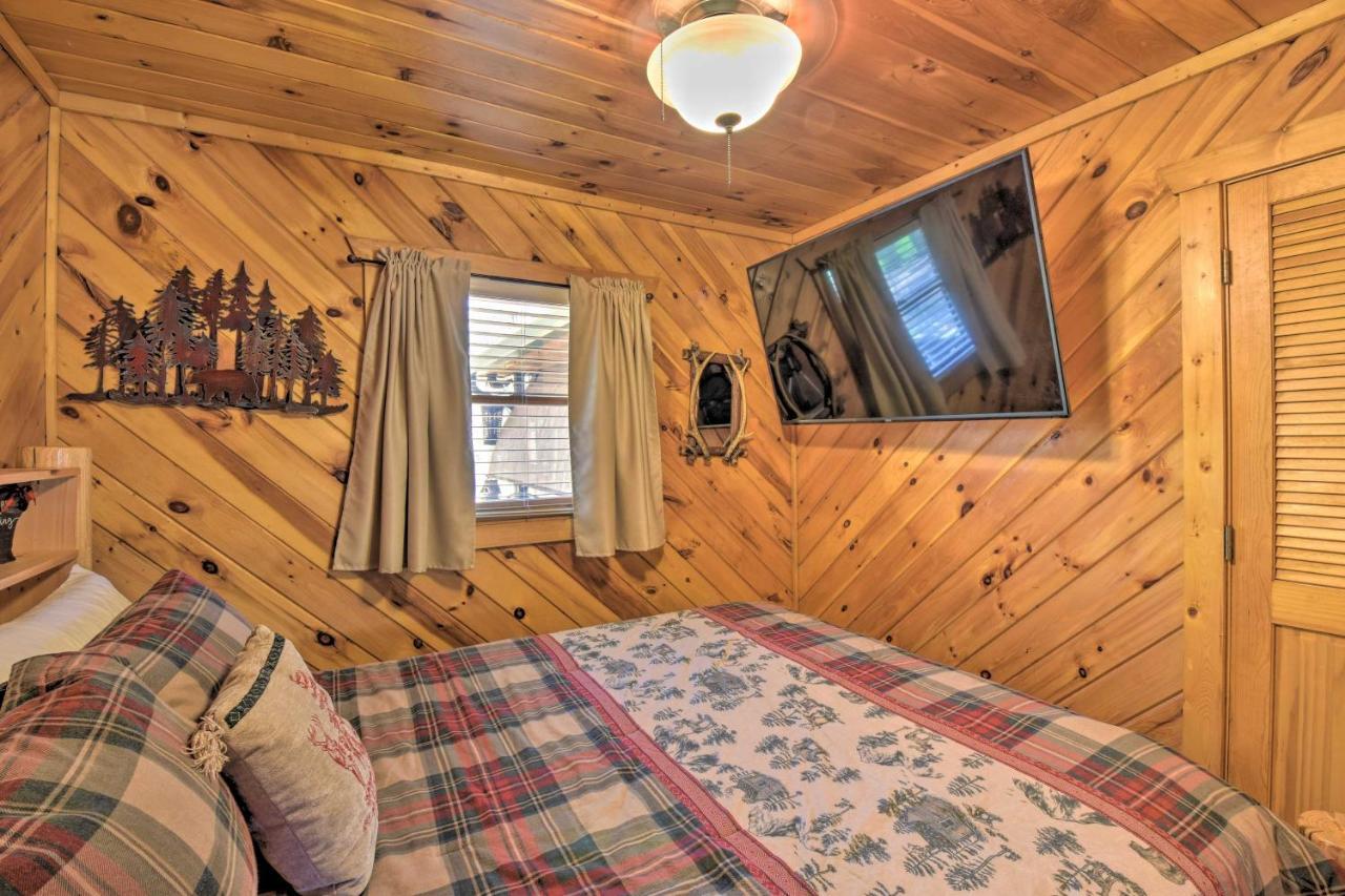 Helen Cabin With Deck And Hot Tub Less Than Half Mi To Main St Esterno foto