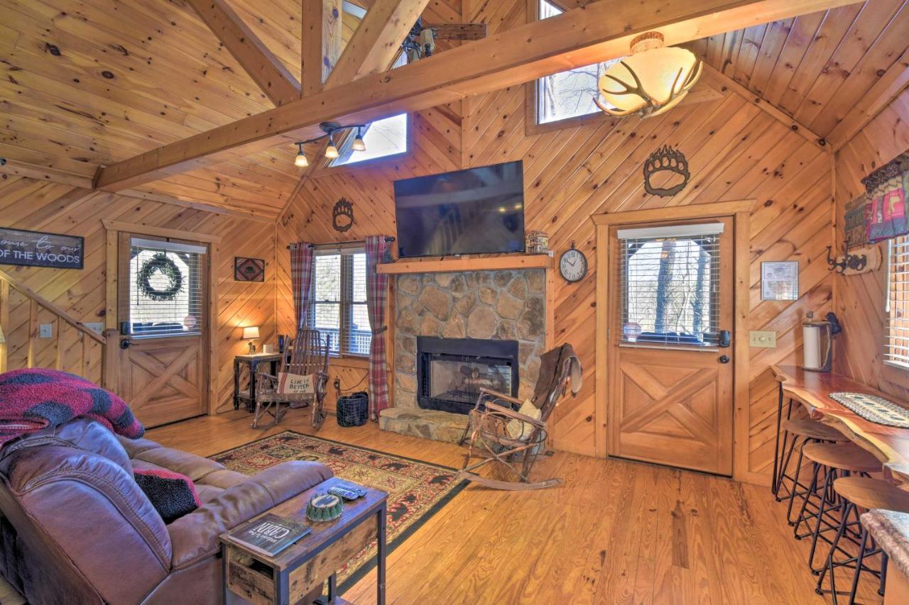 Helen Cabin With Deck And Hot Tub Less Than Half Mi To Main St Esterno foto