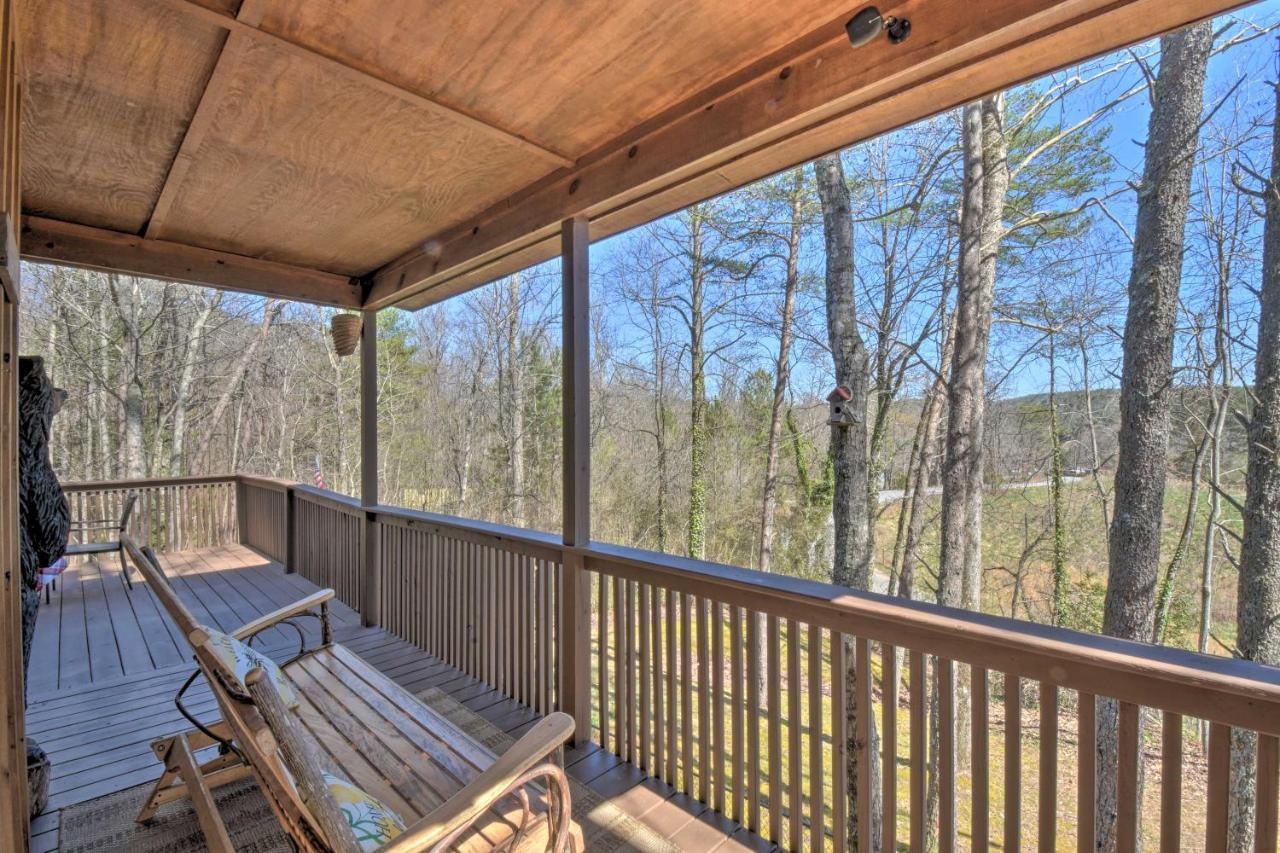 Helen Cabin With Deck And Hot Tub Less Than Half Mi To Main St Esterno foto