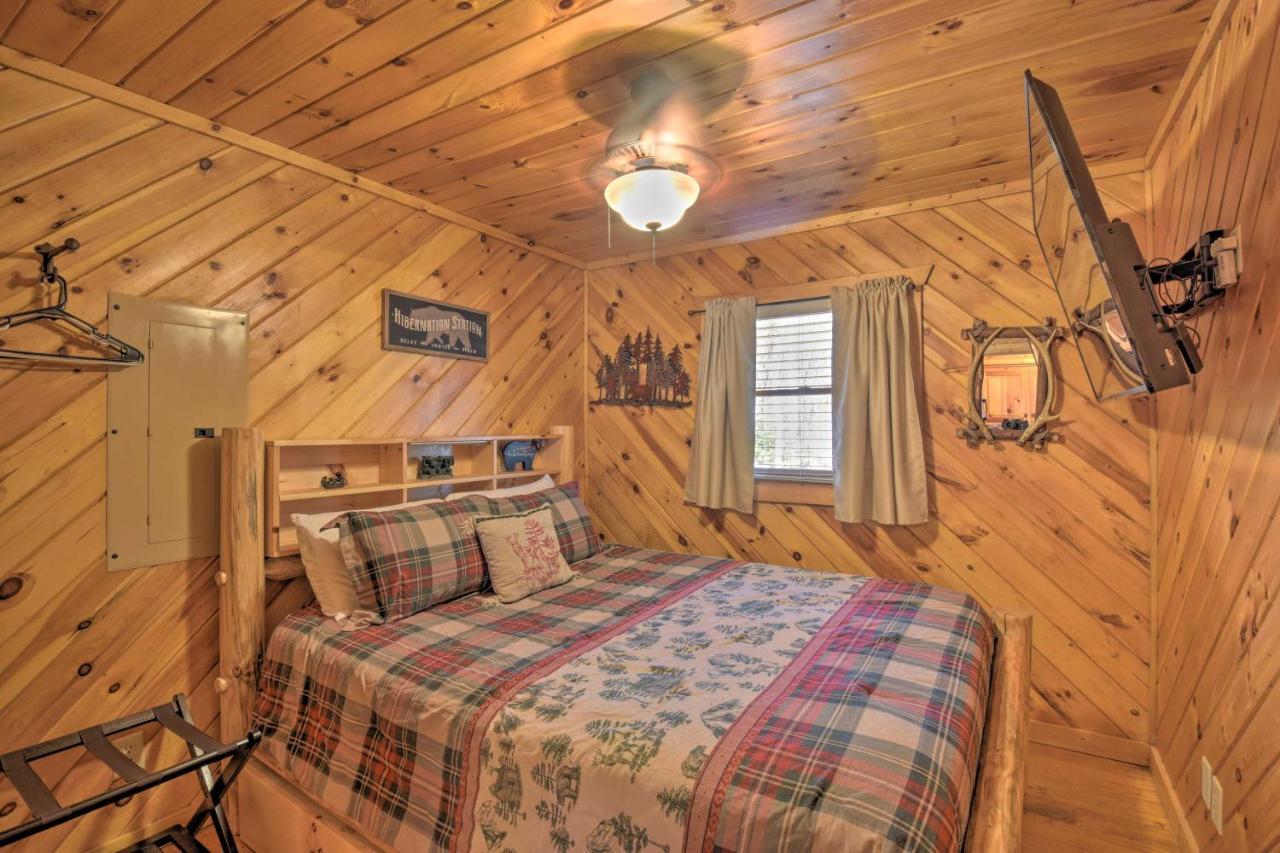 Helen Cabin With Deck And Hot Tub Less Than Half Mi To Main St Esterno foto