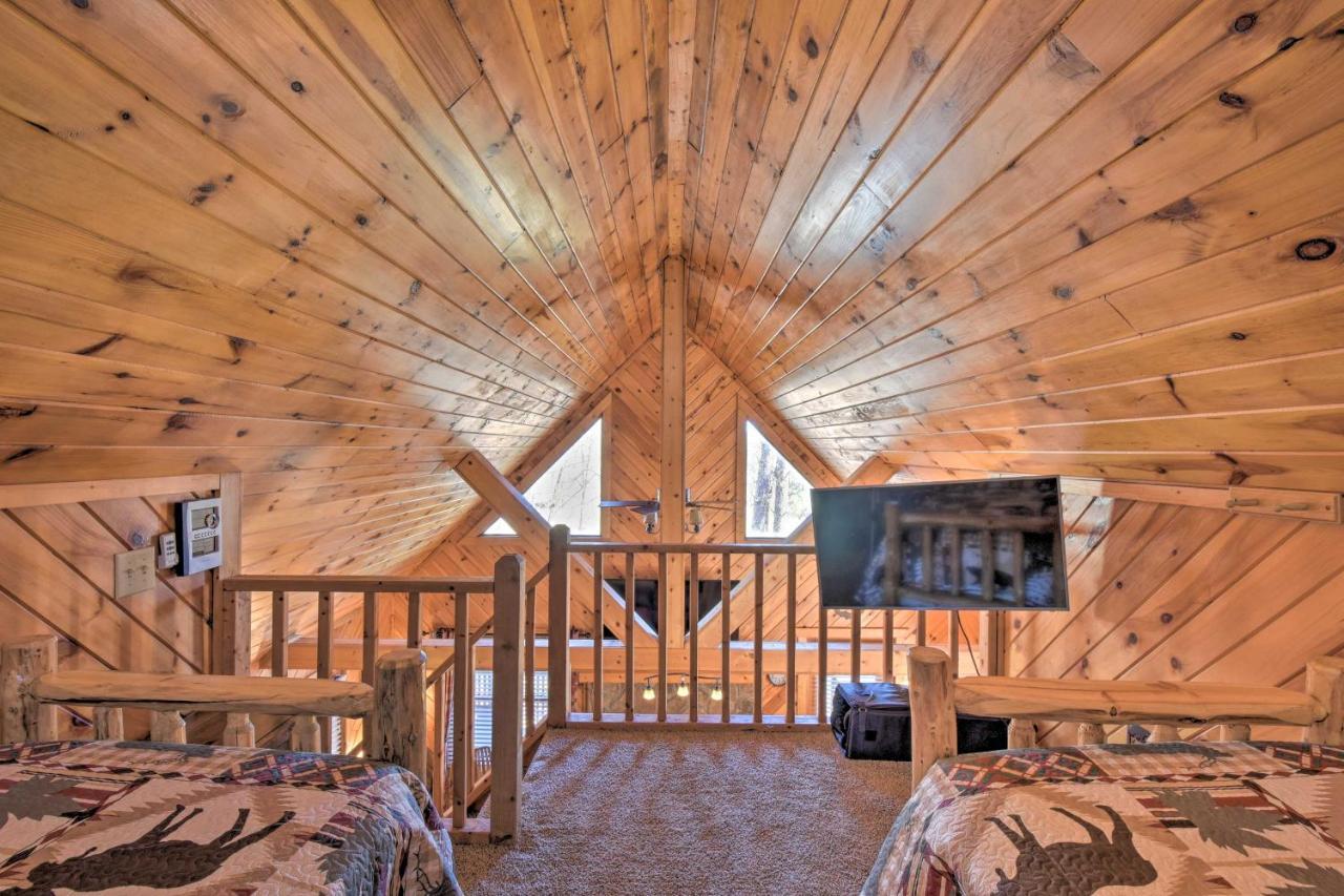 Helen Cabin With Deck And Hot Tub Less Than Half Mi To Main St Esterno foto