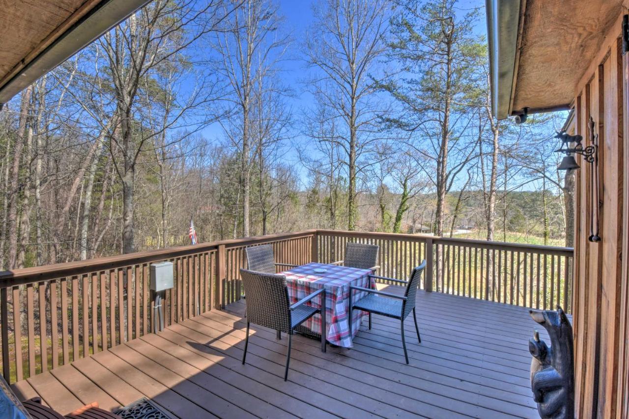 Helen Cabin With Deck And Hot Tub Less Than Half Mi To Main St Esterno foto